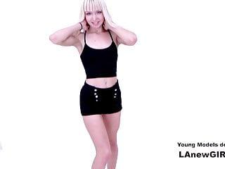 Model wird beim Casting hart gefickt