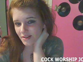 Reife Frau zeigt sich vor der Kamera