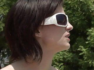 Mutter nimmt einen grossen schwarzen Schwanz anal