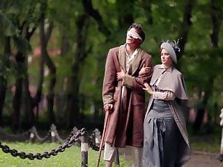 Die russische Frau in der Küche - russisches Girl beim Sex mit dem jungen Kerl