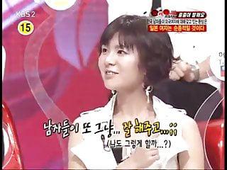 Schöne Brünette mit echten dicken Titten beim blasen