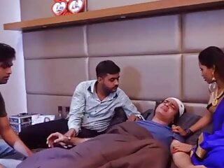 Heisse Inderin wird von ihrem Mann anal gefickt