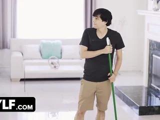 Der glücklichste Hengst Hilfe der Milf mit dicken Titten