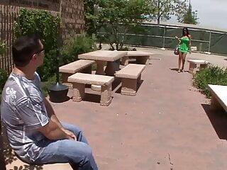 Die großbusige Abenteuer in Vegas mit dem Monsterschwanz