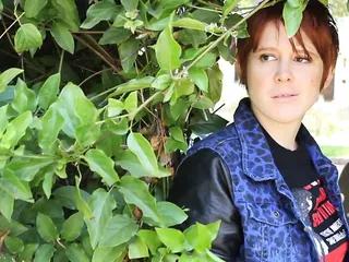 Geile Lesben haben spass zu dritt