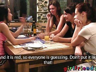 Geile Freundinnen werden feucht und geil