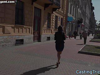 Euro Babe wird beim Casting hart gefickt