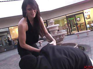 Die reife Jewels Jade wird von ihrem Stiefsohn hart gepoppt