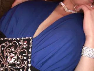 Mann lässt seine Frau beim Sex mit zwei geilen Schwänzen zusehen