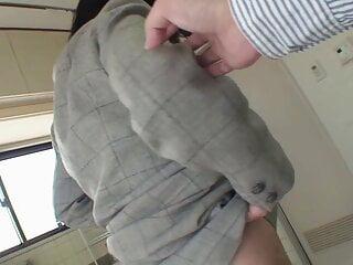 Reife Japanerin betrügt ihren Mann mit ihrem Liebhaber