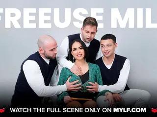 Diebin mit großen Titten wird beim Klauen erwischt und bestraft