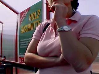 Geile deutsche Amateurin mit großen Brüsten und geilen Löchern