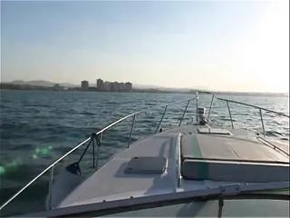 Sie bläst und lässt sich dabei filmen